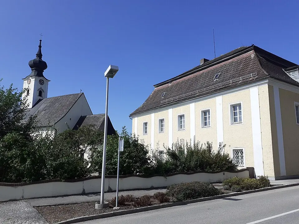 Pfarrhof und Nebengebäude