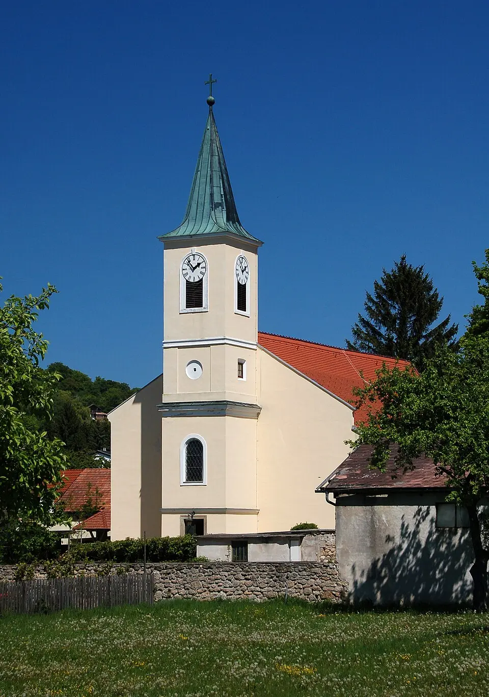 Obrázok: Herzi Pinki · CC BY-SA 4.0 Kath. Pfarrkirche hl. Laurenz