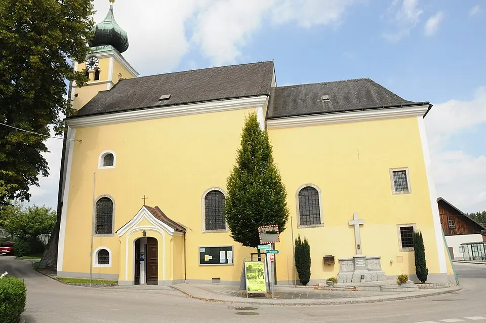 Image: FranzOvilava (talk) · CC BY 3.0 Pfarrkirche Lindach