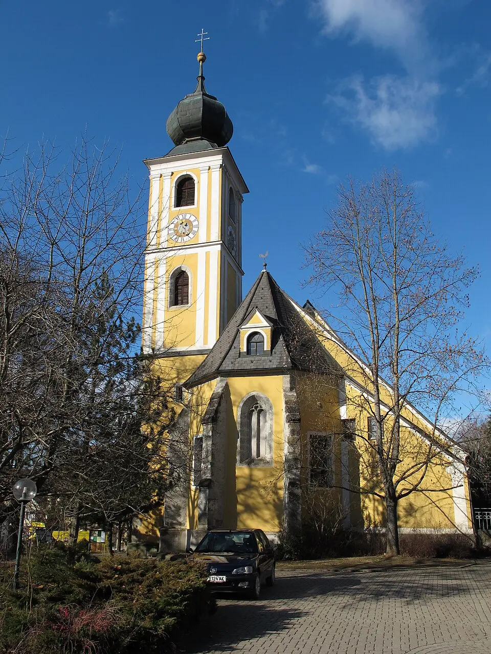 Obrázok: Ueb-at · CC BY-SA 3.0 Pfarrkirche Hartmannsdorf