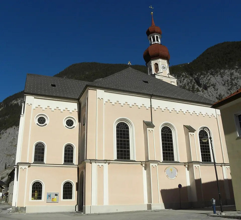 Slika: HofhaimerPaul1537 · CC BY-SA 4.0 Pfarrkirche Nassereith