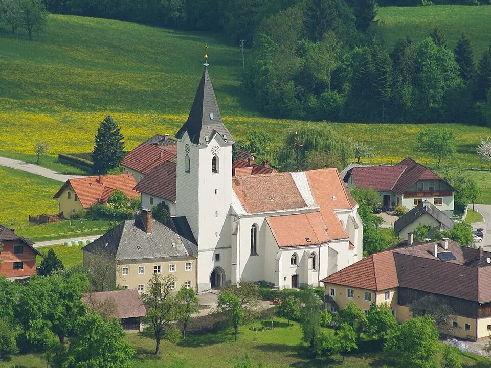 Kath. Pfarrkirche hl. Gotthard und Friedhof