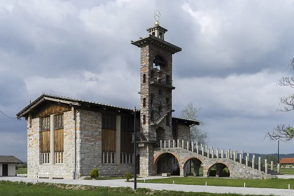 Cerkev sv. Mihaela, Črna vas