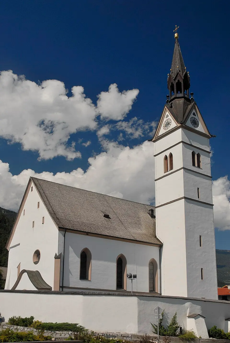 Kath. Pfarrkirche hll. Petrus und Paulus