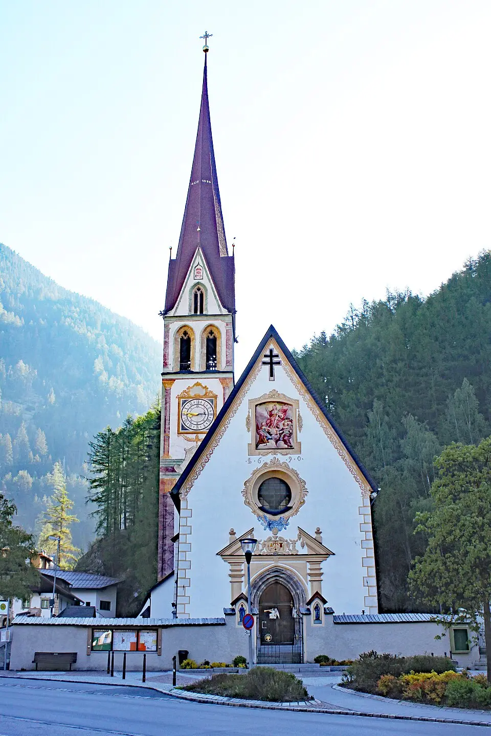 Image: Anton-kurt · CC BY-SA 3.0 Pfarrkirche Längenfeld