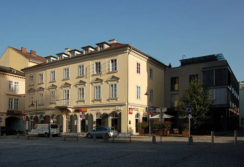 Pfarrplatz 13