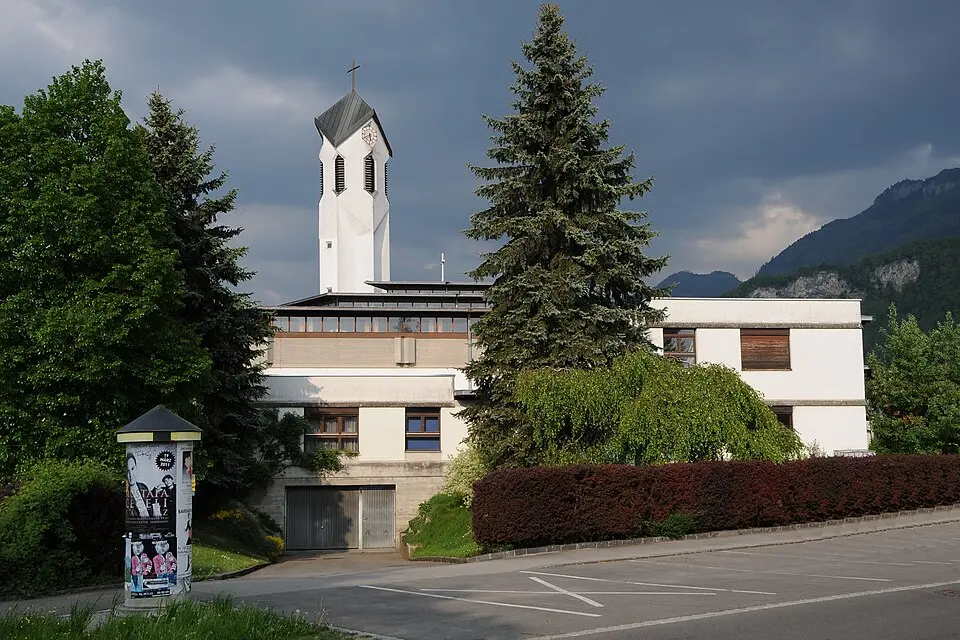 Pfarrzentrum hl. Konrad, Pfarrsaal und Priesterwohnungen