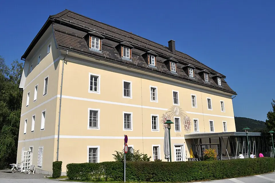 Pflegeheim St. Benedikt, ehem. Maria Monika-Heim