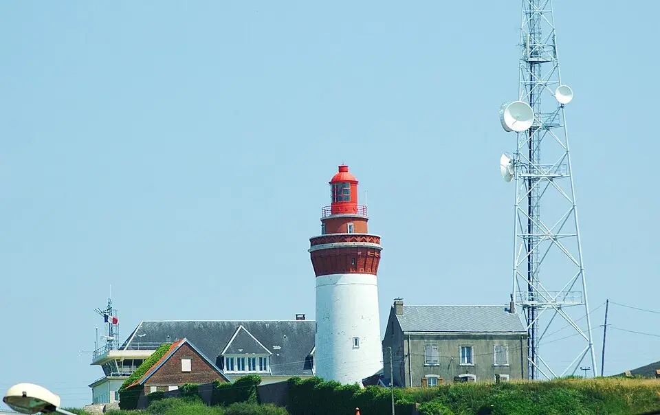 Image: isamiga76 from Saint Pierre Lavis,Normandie, France · CC BY 2.0 phare d'Ault