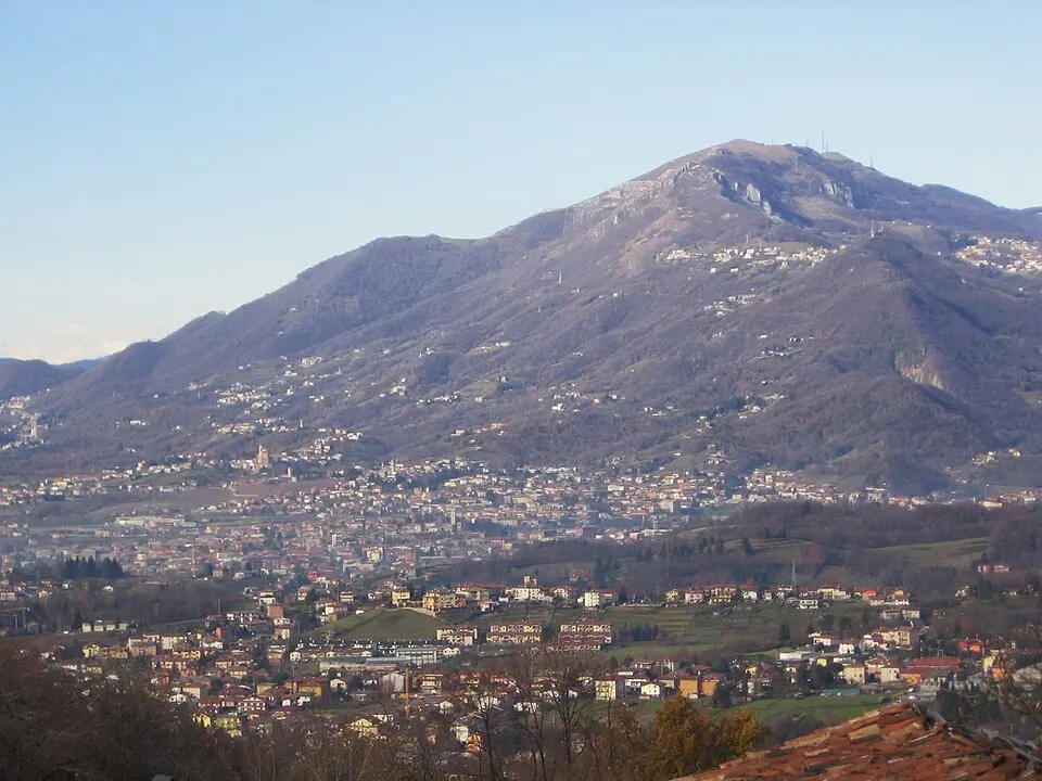 Obrázok: Ago76 · CC BY-SA 3.0 Almenno San Bartolomeo