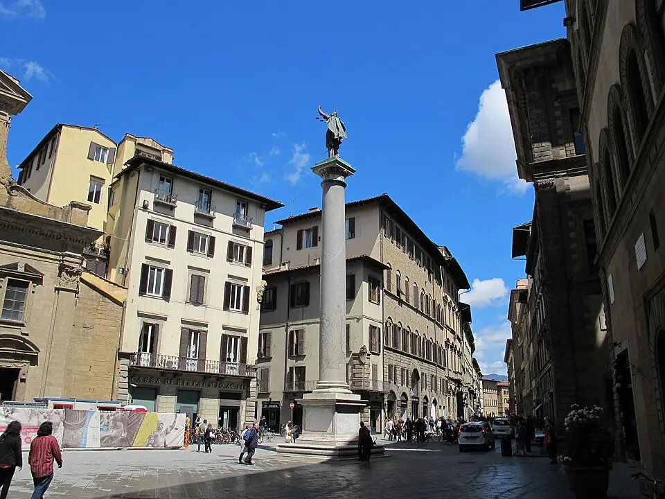 piazza Santa Trinita