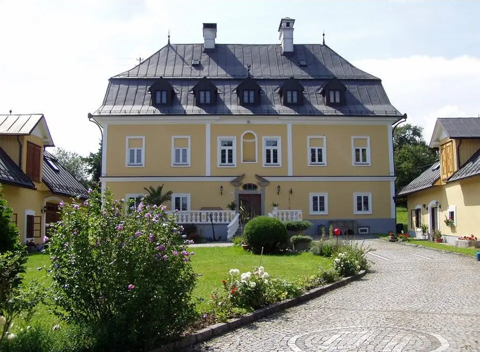 Slika: Gerhard Anzinger, Wels · Public domain Schloss Etzelsdorf