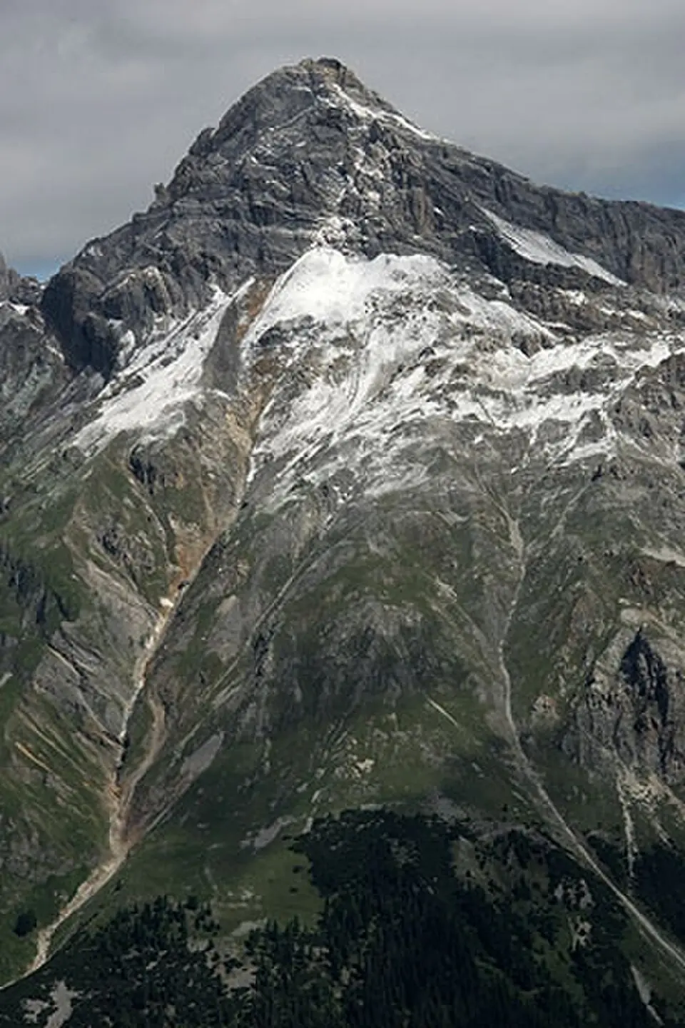 Immagine: Roland Zumbühl (Picswiss), Arlesheim (Commons:Picswiss project) · CC BY-SA 3.0 Teurihorn