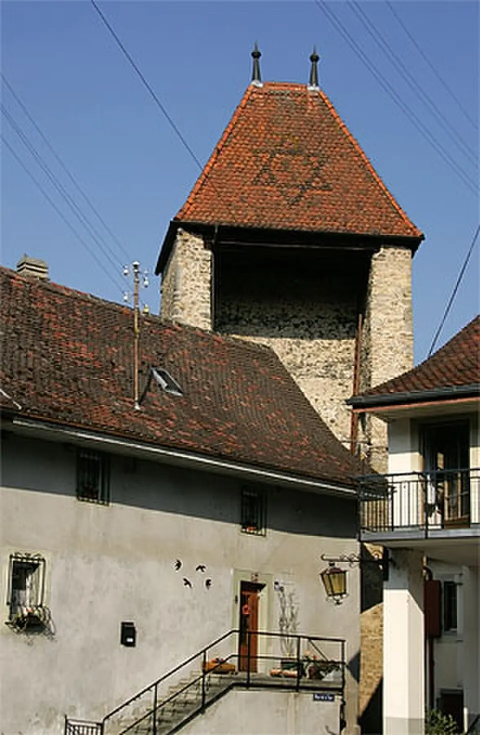 Kép: Roland Zumbühl (Picswiss), Arlesheim (Commons:Picswiss project) · CC BY-SA 3.0 Vully-Turm