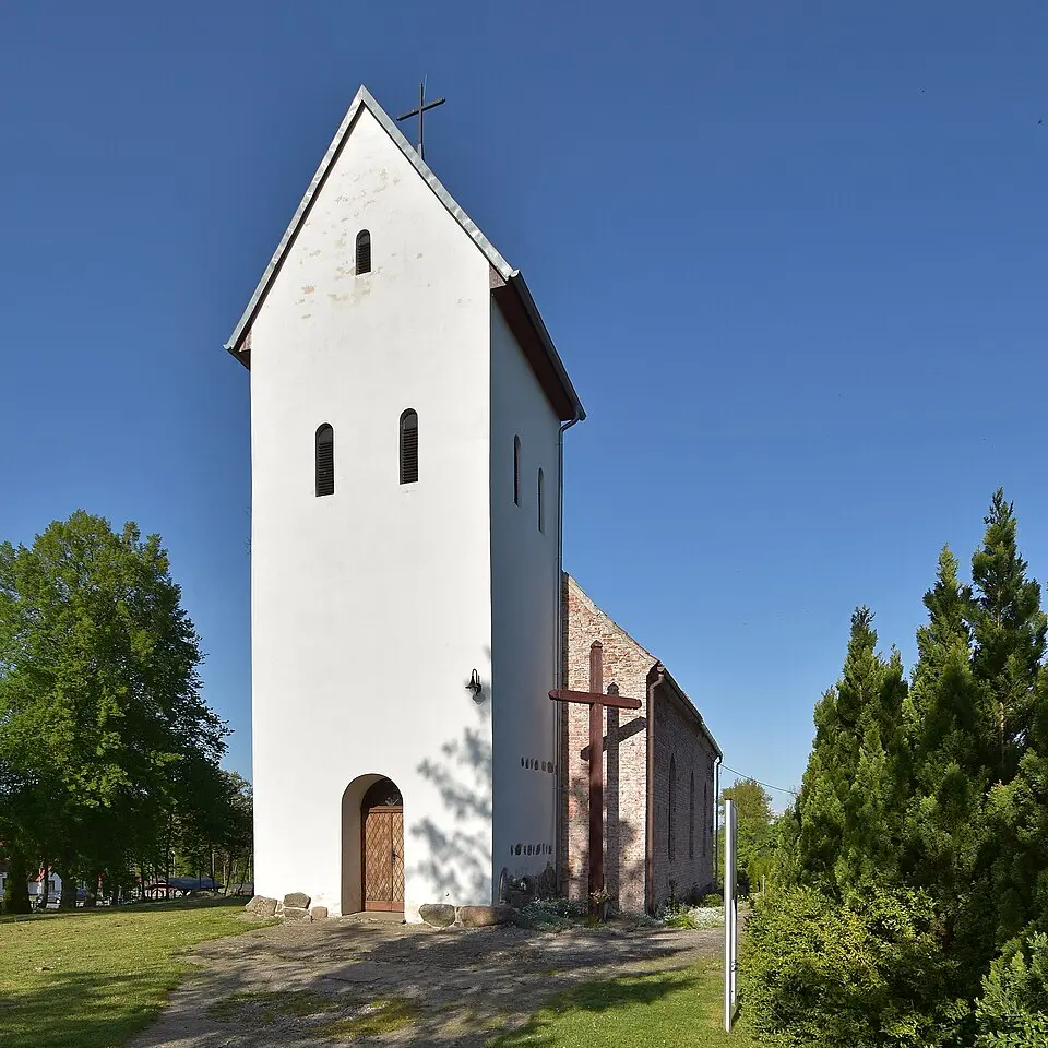 wieża kościoła Chrystusa Króla w Pieńkowie
