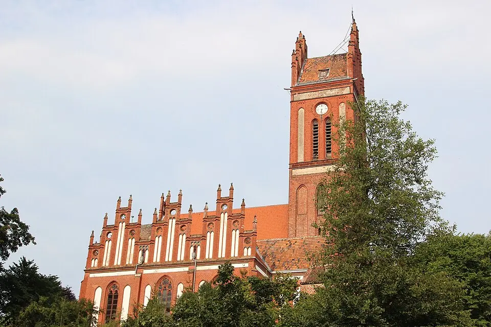 Kościół Świętych Apostołów Piotra i Pawła w Pieniężnie