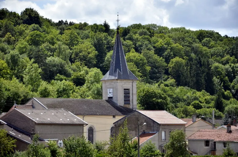 Image: Dadu Jones · Public domain Pierre-la-Treiche