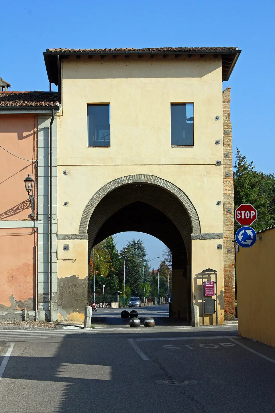 porta Ferrara