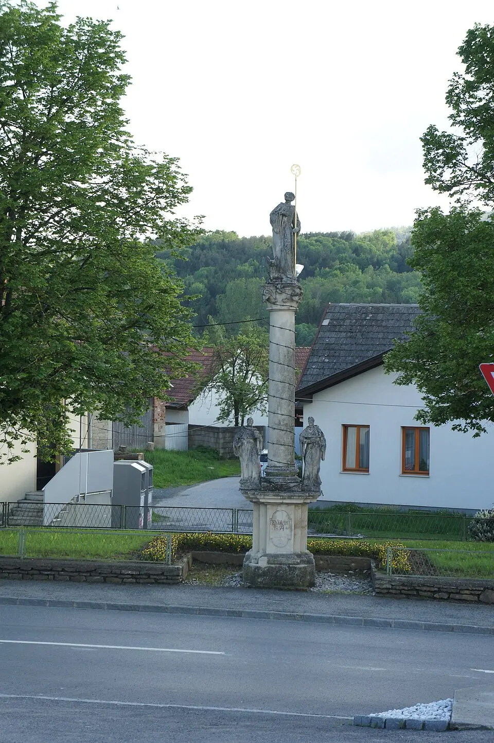 Slika: Ufoao · CC BY-SA 3.0 AT Figurenbildstock, Ägidisäule