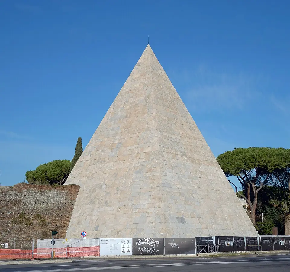 pyramide de Cestius