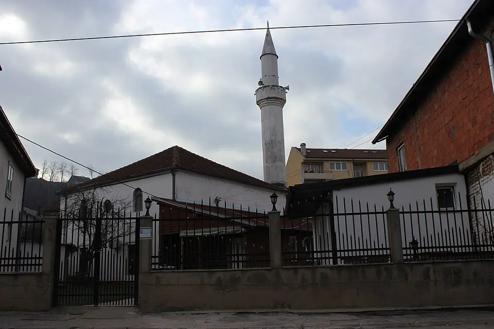 Пириназ џамија