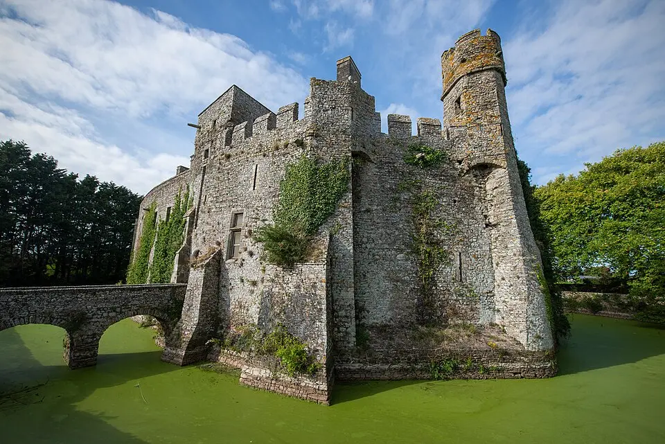 Burg Pirou