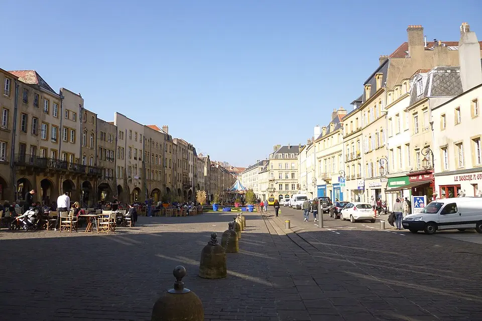 place Saint-Louis