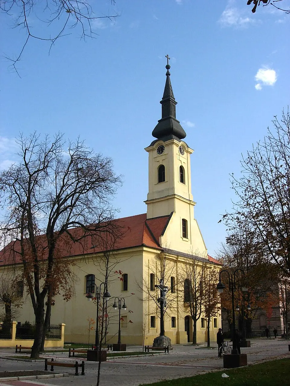 Wikimedia Commons · Public domain Римокатоличка црква Узнесења Маријиног у Апатину