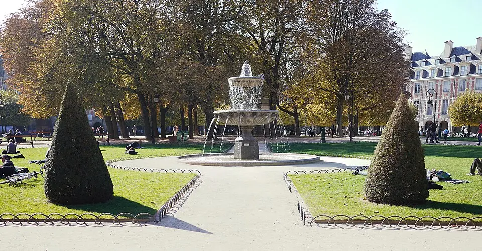 fontaines de la place des Vosges