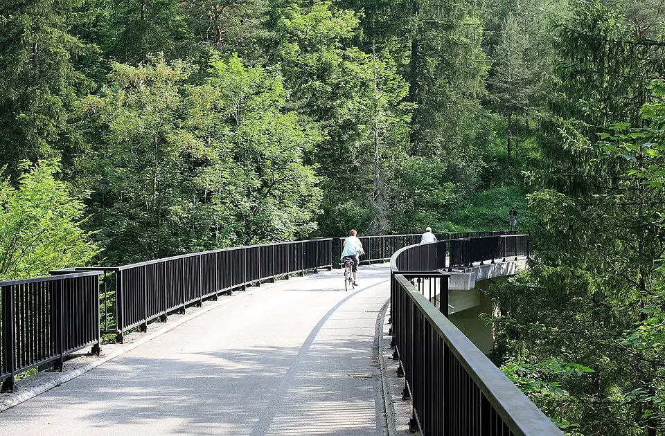Ehem. Eisenbahnbrücke, heute Radweg, sog. Plangrabenbrücke