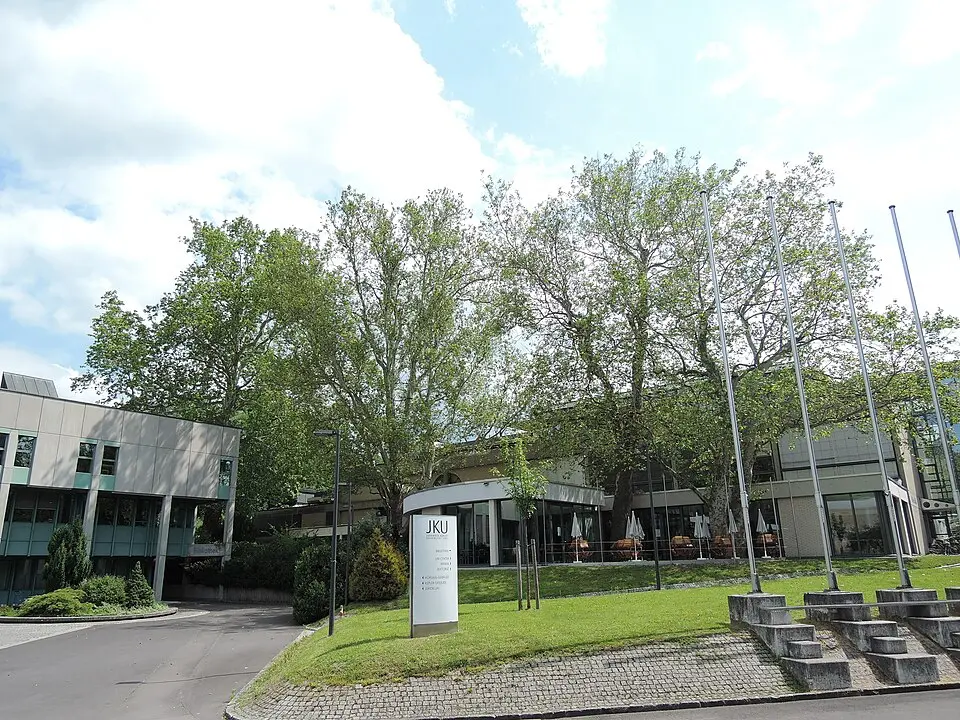 Platanengruppe an der Johannes Kepler Universität