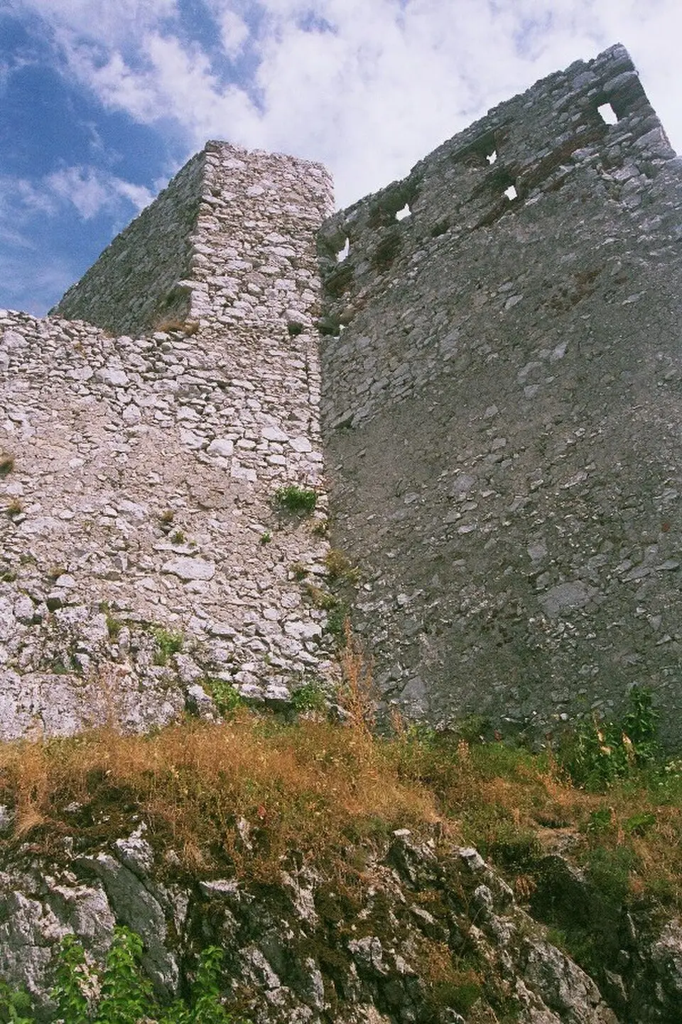 Plavecký hrad, palác hradný I.
