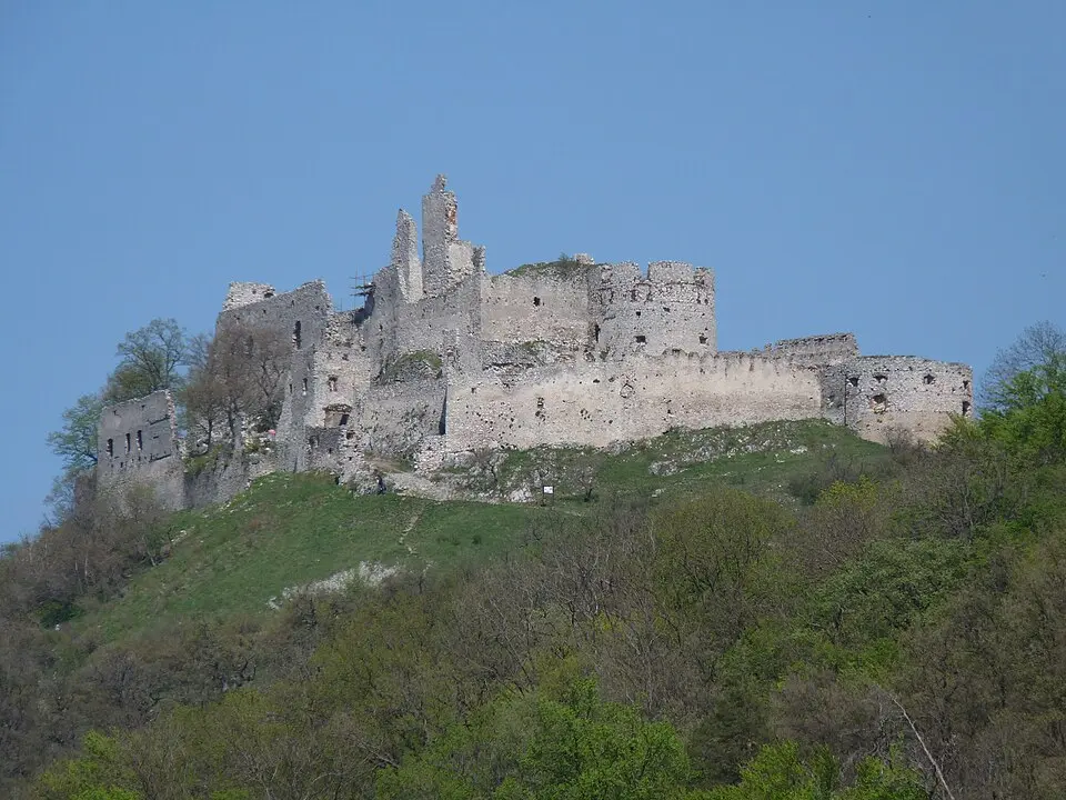 Immagine: Pistal · CC BY-SA 4.0 Plavecký hrad