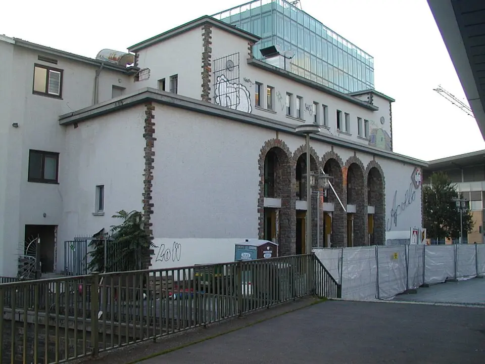 Feltöltötte: Ixitixel · CC BY-SA 3.0 Apollo-Theater