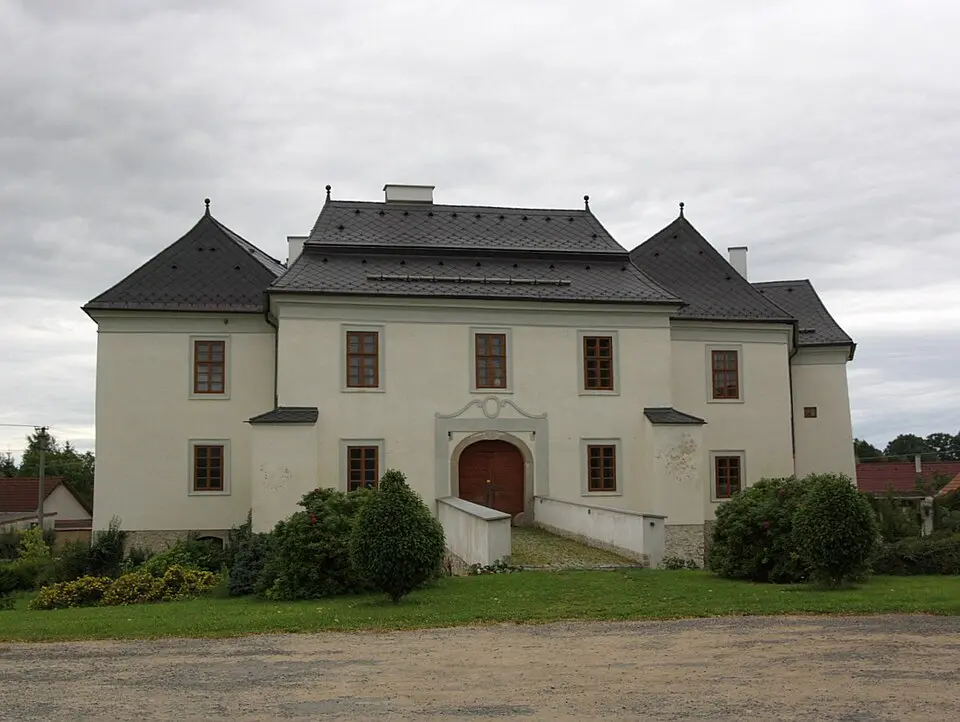 Zámek Pluhův Žďár