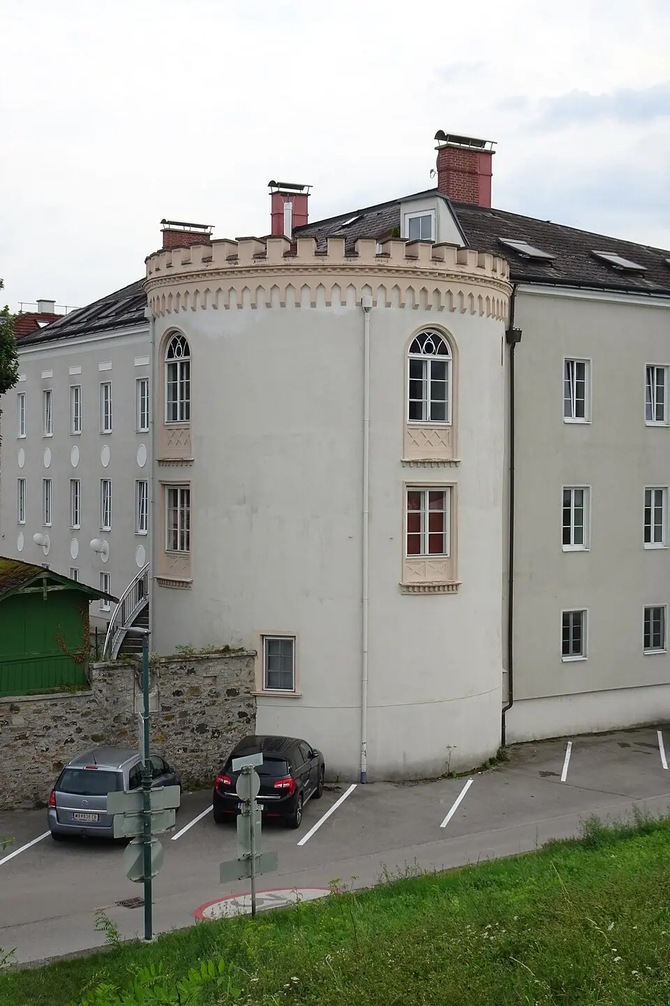 Urfahrturm und Zwingermauerabschnitt