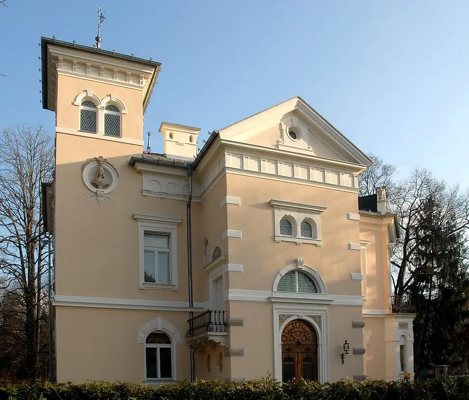 Image: Johann Jaritz · CC BY-SA 3.0 Villa Venezia