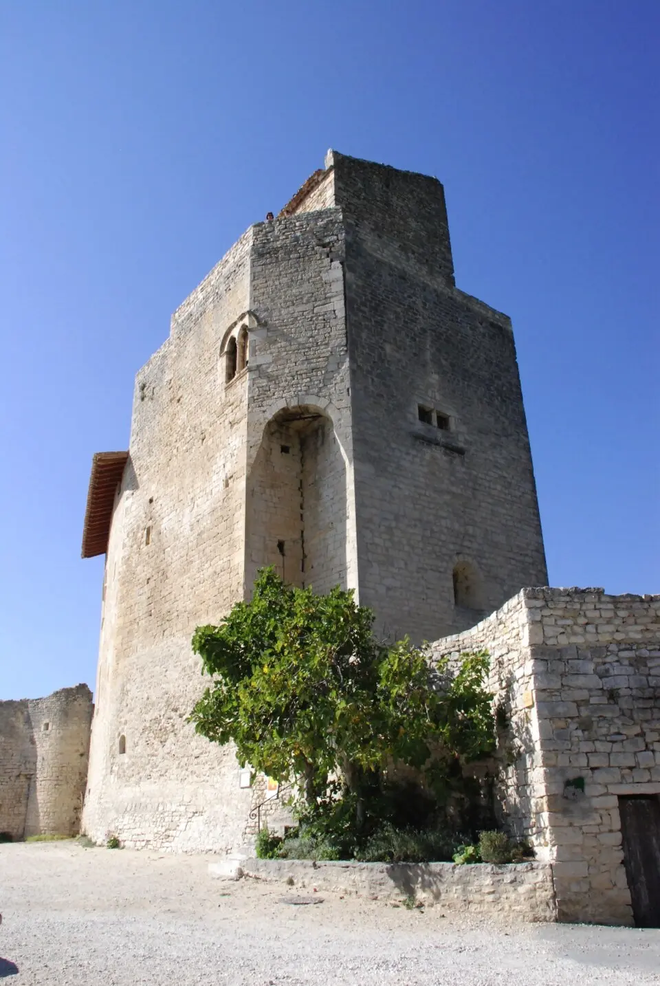 château et sa chapelle