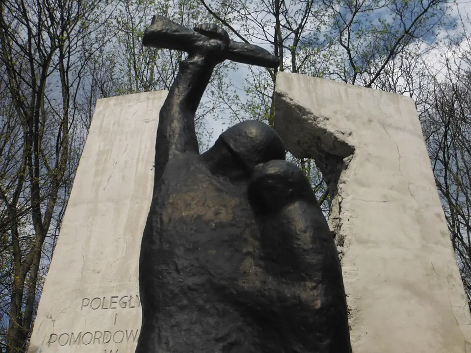 Pomnik Poległych i Pomordowanych w II wojnie światowej w Puławach