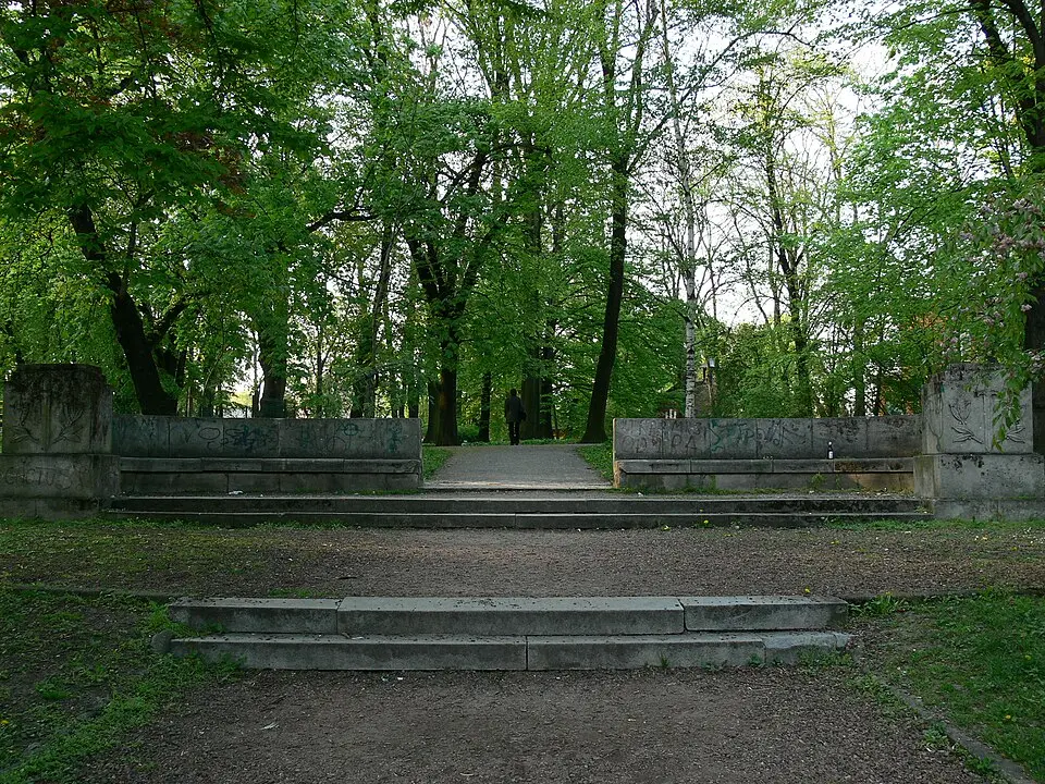 Pomnik poległych w czasie I wojny światowej w Parku im. Miasta Roth w Raciborzu
