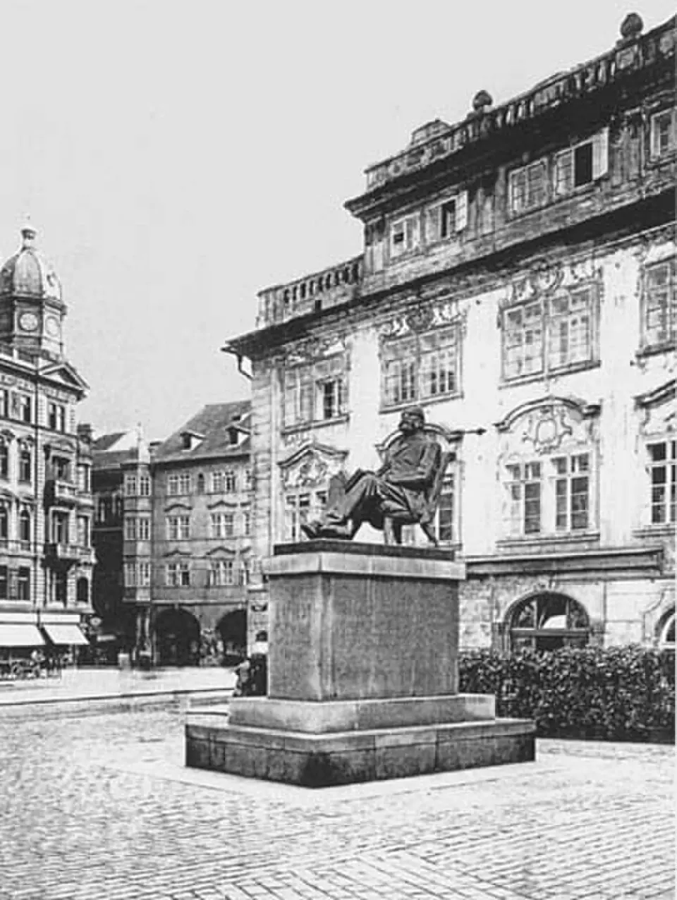Pomník Ernesta Denise v Praze