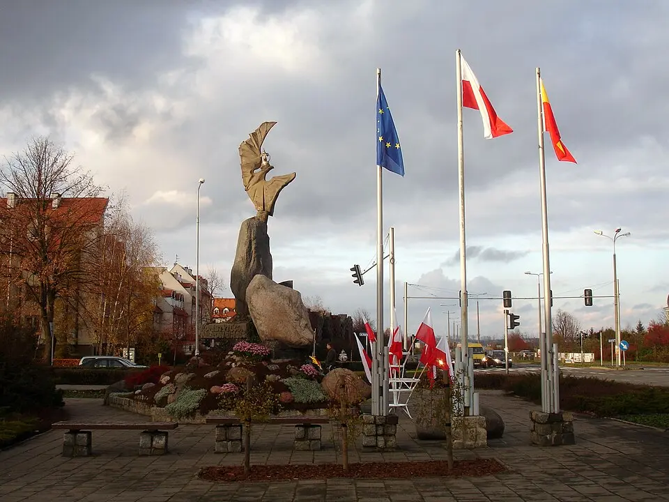Pomnik 200-lecia Konstytucji 3 Maja i Odzyskania Niepodległości w Lesznie