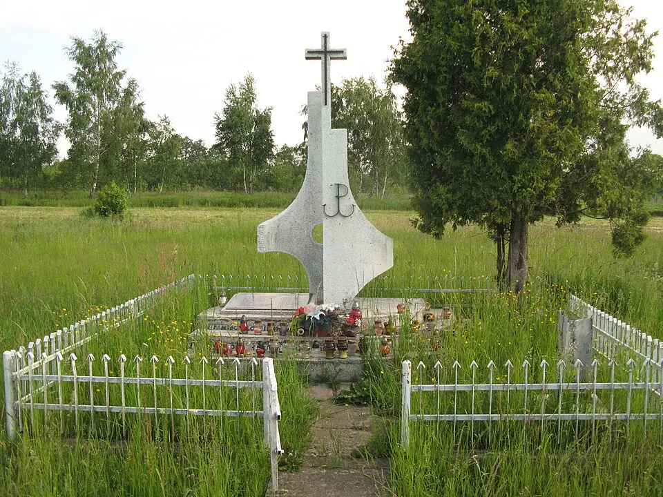 Pomnik aliantów w Dębinie Zakrzowskiej