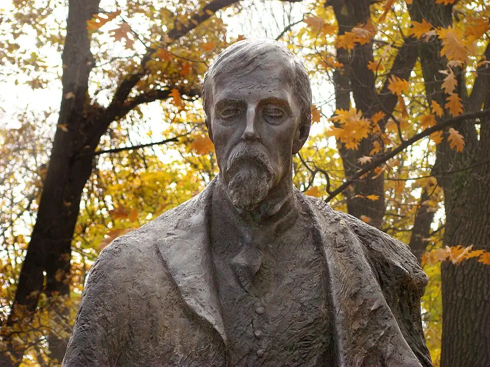 Henryk Sienkiewicz Monument Warsaw