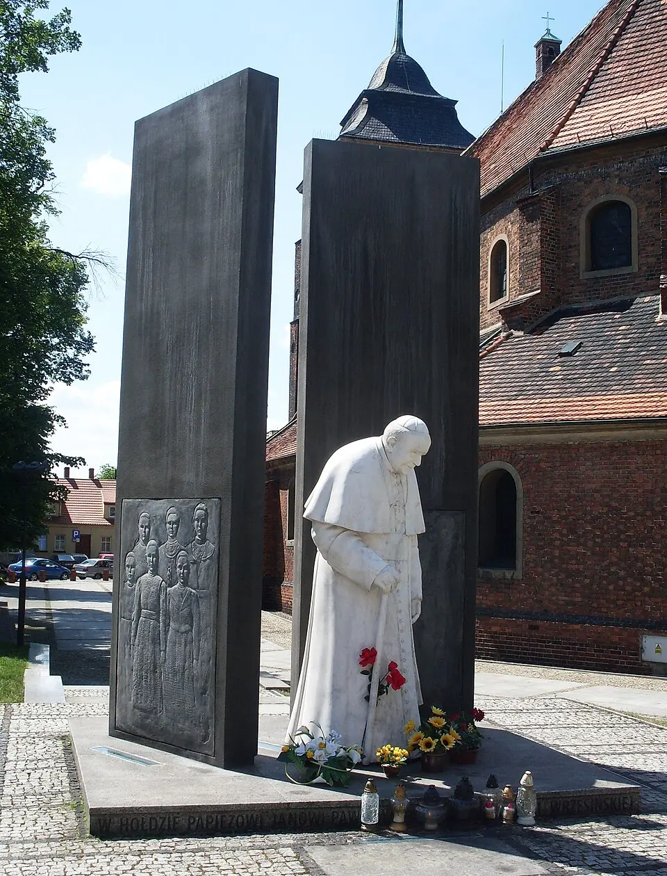 Pomnik Jana Pawła II we Wrześni