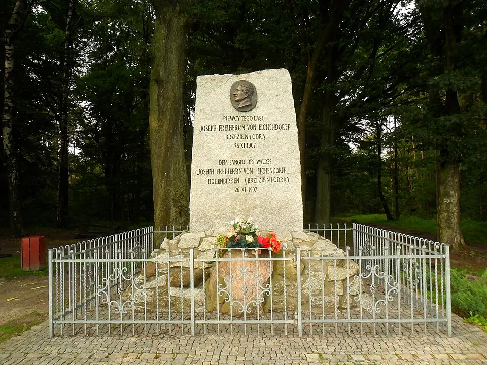 Pomnik Josepha von Eichendorffa w Brzeziu