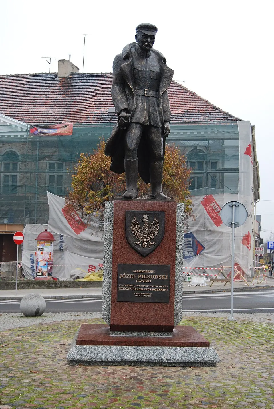 Pomnik Marszałka Józefa Piłsudskiego w Kutnie