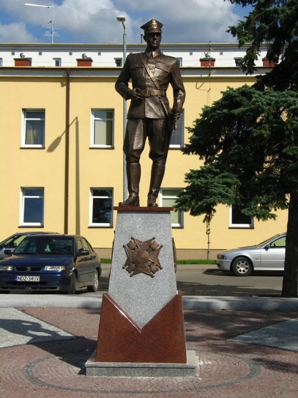 Pomnik Oficera w Zambrowie