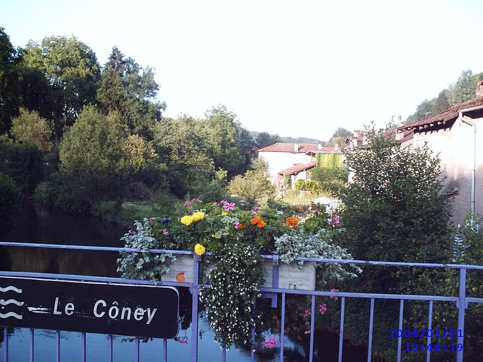 Obrázok: E2 · CC BY-SA 3.0 Côney