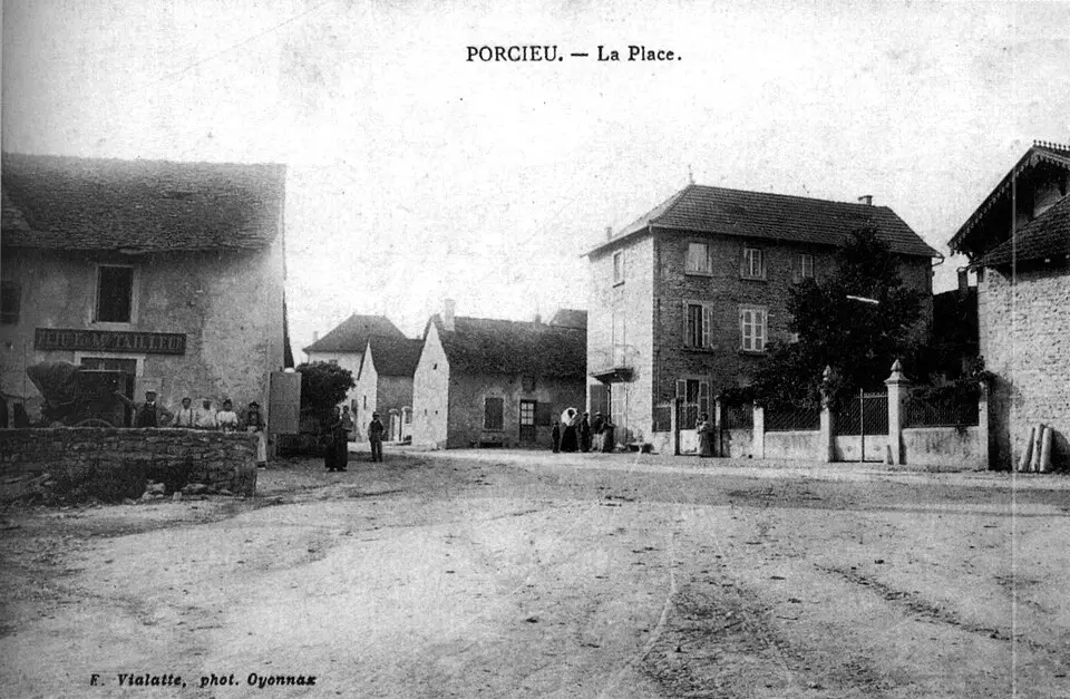 Slika: F. Vialatte, photographe à Oyonnax (Ain) · Public domain Porcieu-Amblagnieu